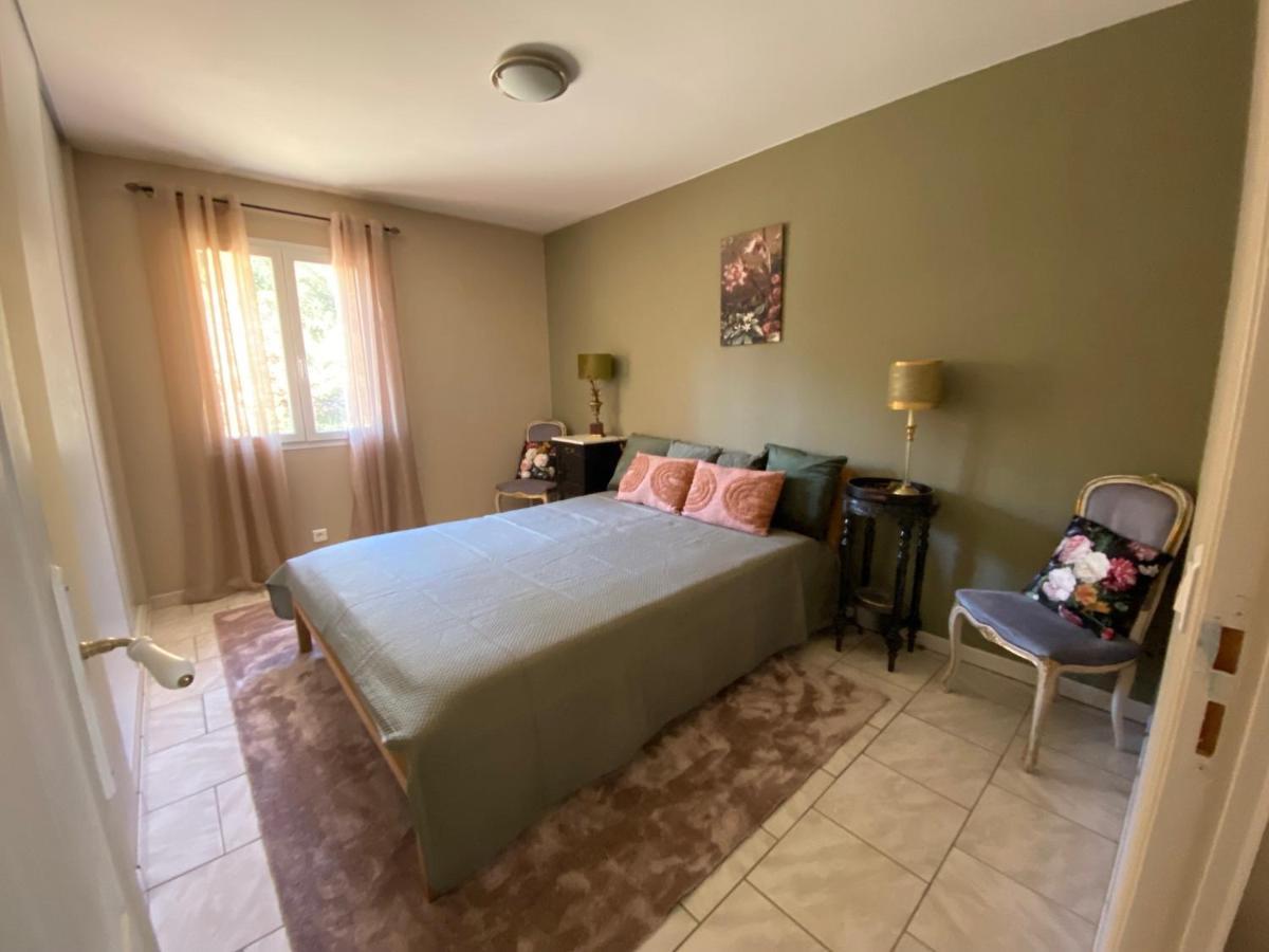 Bed and Breakfast L'Eveil En Provence Entrecasteaux Esterno foto