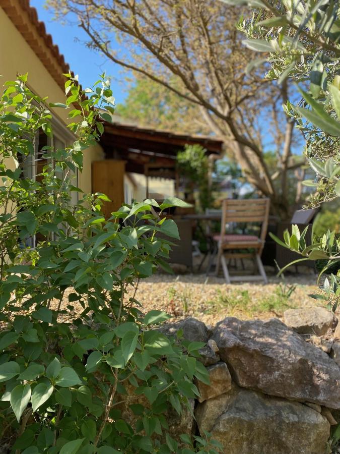 Bed and Breakfast L'Eveil En Provence Entrecasteaux Esterno foto