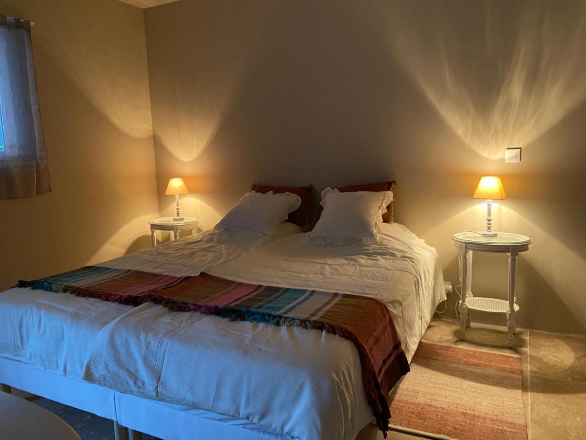 Bed and Breakfast L'Eveil En Provence Entrecasteaux Esterno foto