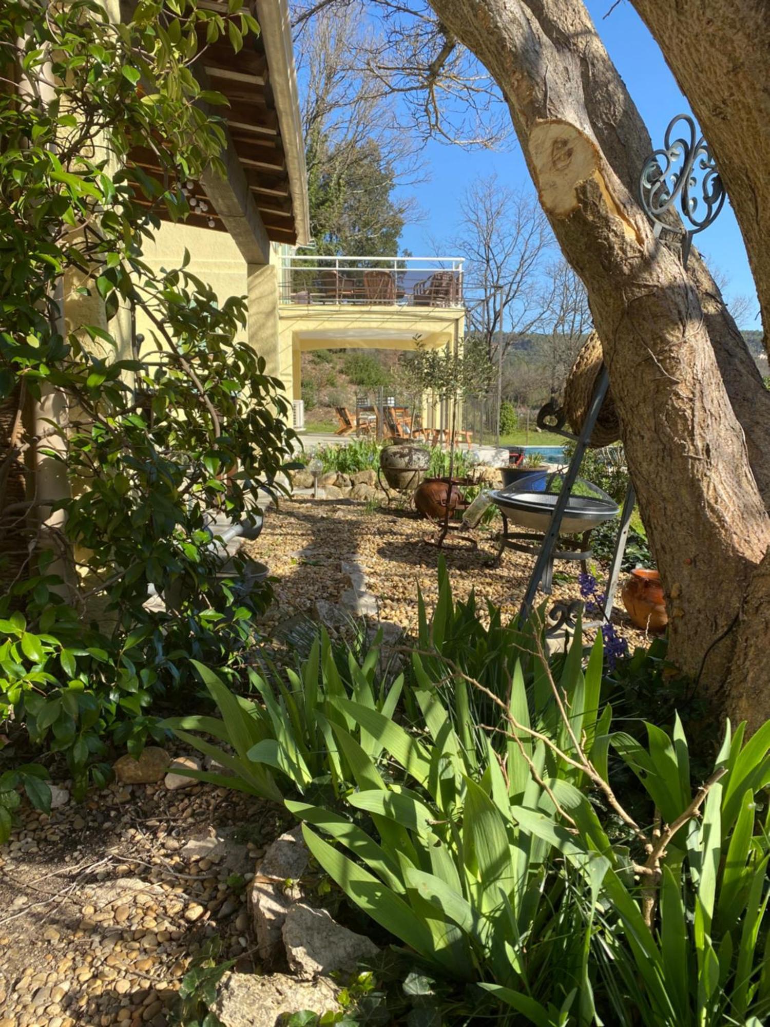 Bed and Breakfast L'Eveil En Provence Entrecasteaux Esterno foto